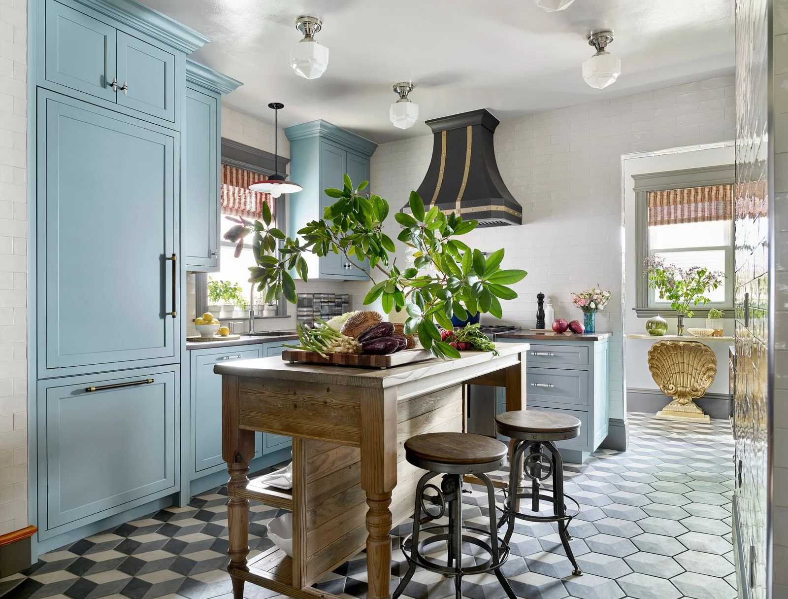 At his 1905 Shinglestyle Boston home designer Dane Austin installed floortoceiling walltowall tile a choice inspired by...