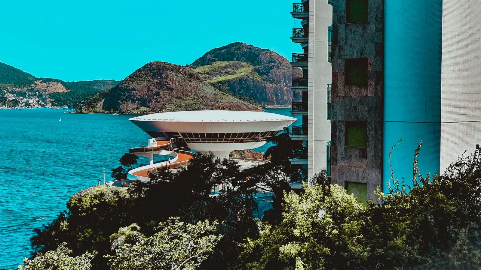 Le Museum of Contemporary Art of Niteroi  par Oscar Niemeyer à Niteroi  destination t 2026