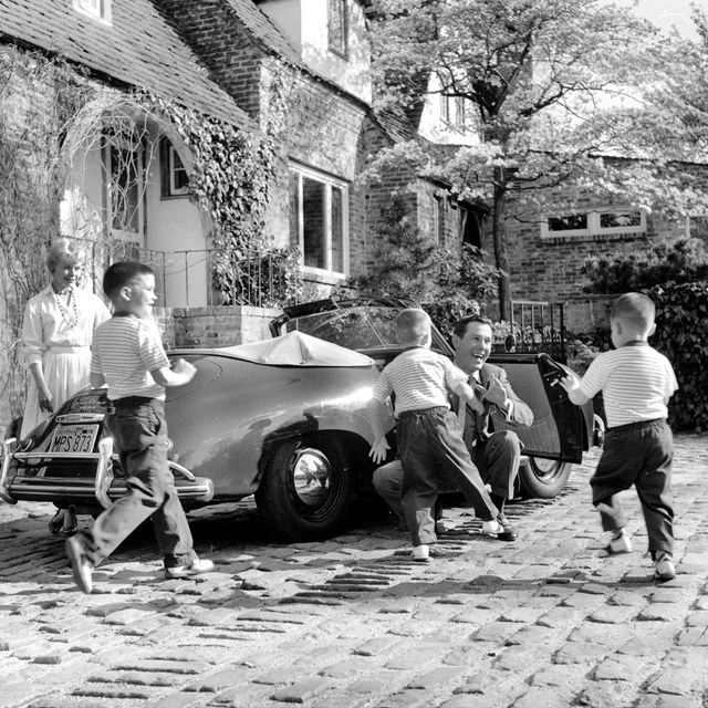 Johnny Carson at Home: The King of Late Night’s Off-Air Life in 20 Photos