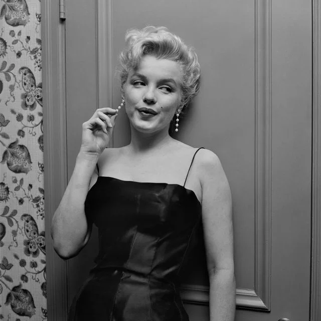 Marilyn Monroe at Home: 15 Photos of the Blonde Bombshell’s Domestic Life
