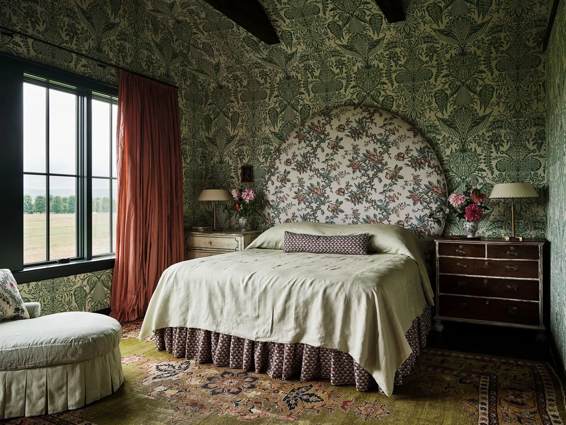 Best Ruffled Bedding 2026: 18 Romantic Picks for a Sweet Bedscape