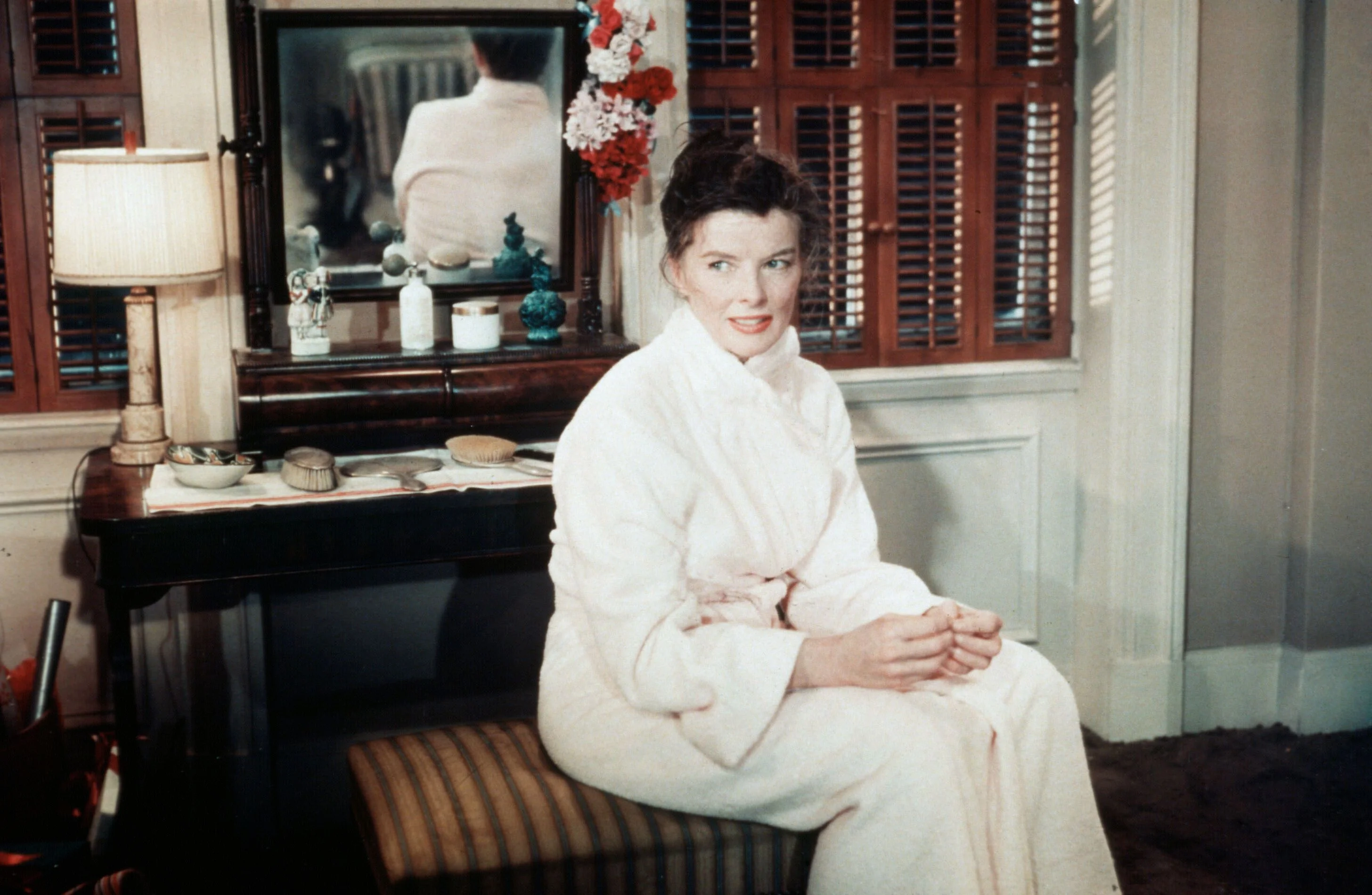 Katharine Hepburn at Home: The Iconic Hollywood Star’s Domestic Life in 15 Photos