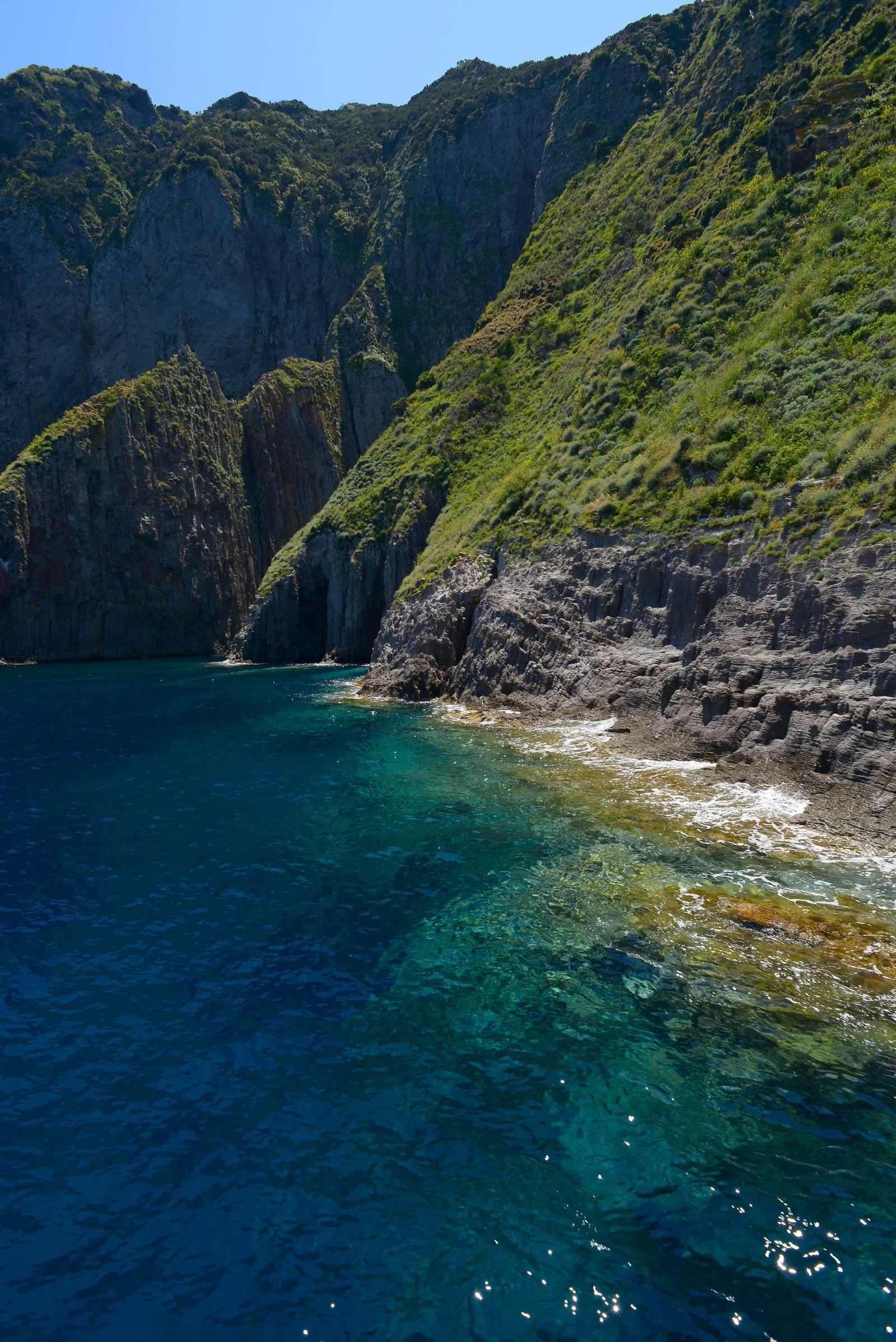 Mare montagne vegetazione rocce